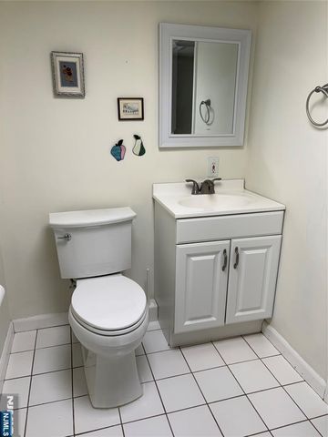 157 Queen Street, Bergenfield, NJ 07621