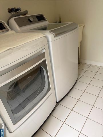 157 Queen Street, Bergenfield, NJ 07621