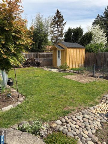 157 Queen Street, Bergenfield, NJ 07621