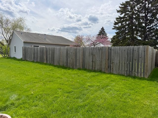 1376 Burns Drive, Elgin, IL 60120
