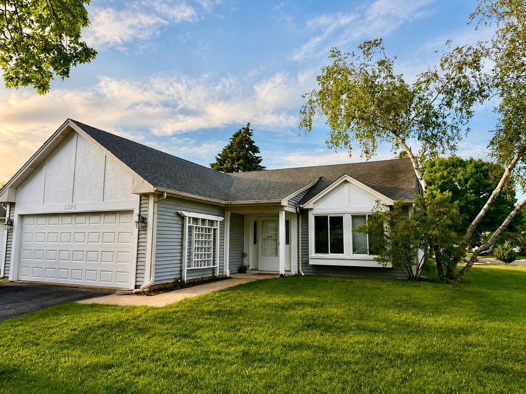 1376 Burns Drive, Elgin, IL 60120