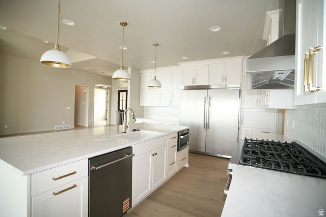 635 E MOUNTAIN RD, North Ogden, UT 84414