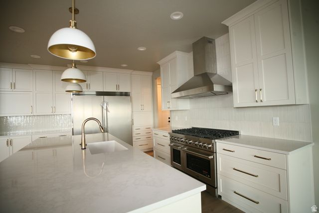635 E MOUNTAIN RD, North Ogden, UT 84414