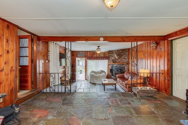 491 Mount Elam Rd, Fitchburg, MA 01420