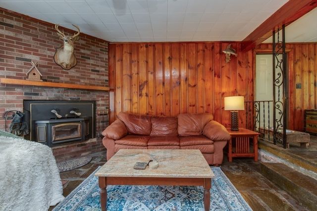 491 Mount Elam Rd, Fitchburg, MA 01420