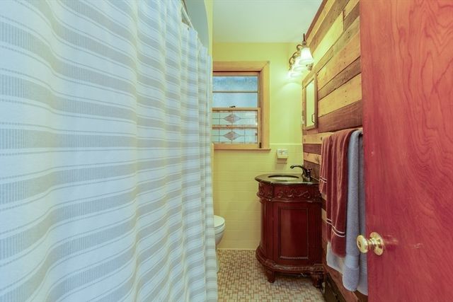 491 Mount Elam Rd, Fitchburg, MA 01420