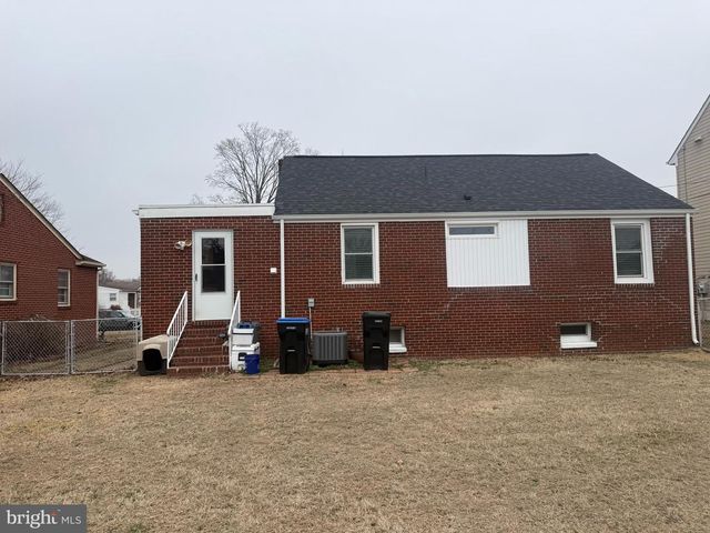 312 WOODFORD ST, Fredericksburg, VA 22401