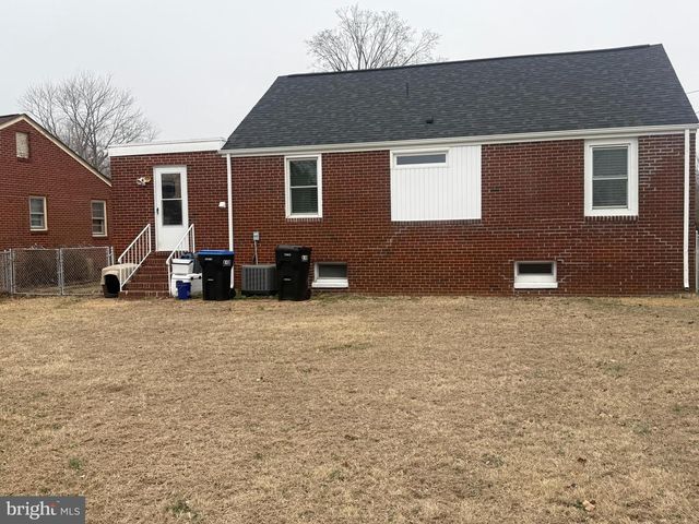 312 WOODFORD ST, Fredericksburg, VA 22401