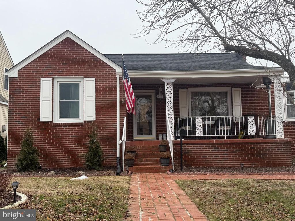 312 WOODFORD ST, Fredericksburg, VA 22401