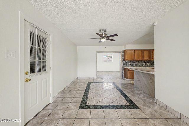 8141 W INDIANOLA Avenue, Phoenix, AZ 85033