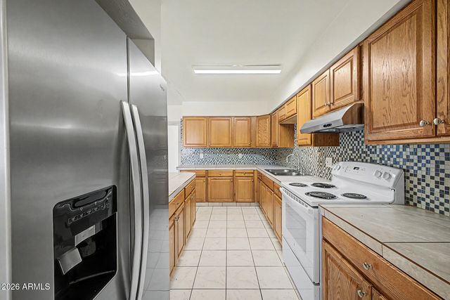 8141 W INDIANOLA Avenue, Phoenix, AZ 85033
