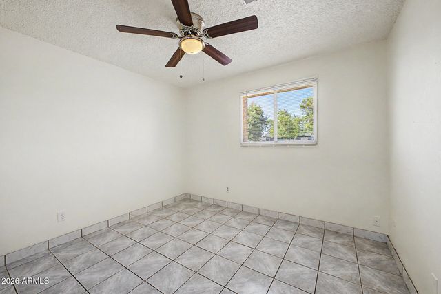 8141 W INDIANOLA Avenue, Phoenix, AZ 85033