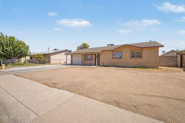 8141 W INDIANOLA Avenue, Phoenix, AZ 85033