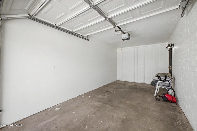 8141 W INDIANOLA Avenue, Phoenix, AZ 85033