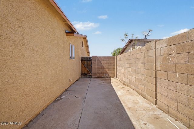 8141 W INDIANOLA Avenue, Phoenix, AZ 85033