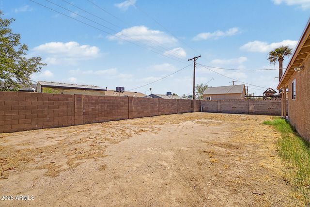 8141 W INDIANOLA Avenue, Phoenix, AZ 85033