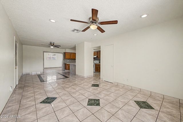 8141 W INDIANOLA Avenue, Phoenix, AZ 85033