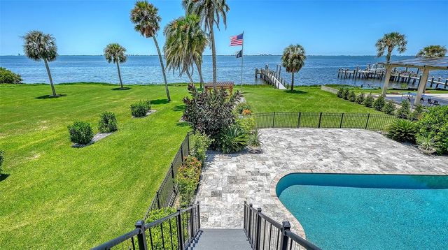 7418 WESTMORELAND DRIVE, Sarasota, FL 34243