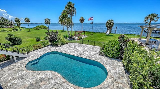 7418 WESTMORELAND DRIVE, Sarasota, FL 34243