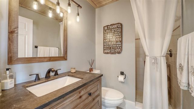 7418 WESTMORELAND DRIVE, Sarasota, FL 34243