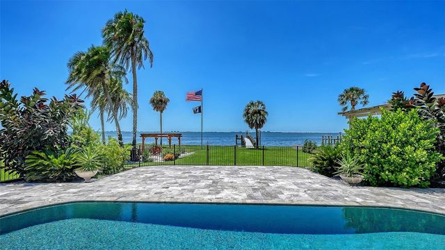 7418 WESTMORELAND DRIVE, Sarasota, FL 34243