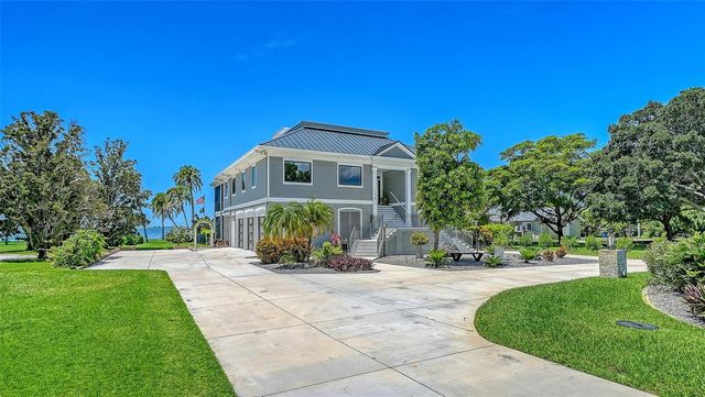 7418 WESTMORELAND DRIVE, Sarasota, FL 34243