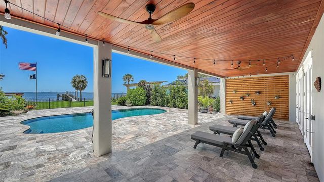 7418 WESTMORELAND DRIVE, Sarasota, FL 34243