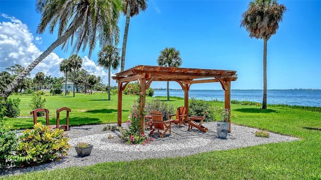 7418 WESTMORELAND DRIVE, Sarasota, FL 34243
