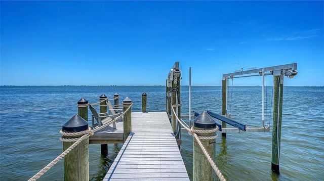 7418 WESTMORELAND DRIVE, Sarasota, FL 34243