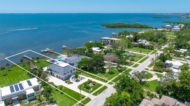 7418 WESTMORELAND DRIVE, Sarasota, FL 34243