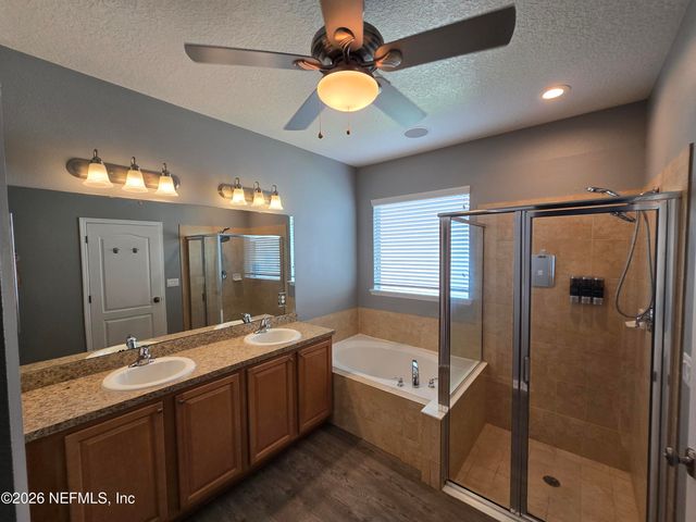 180 THORNLOE Drive, Jacksonville, FL 32259