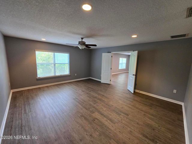 180 THORNLOE Drive, Jacksonville, FL 32259
