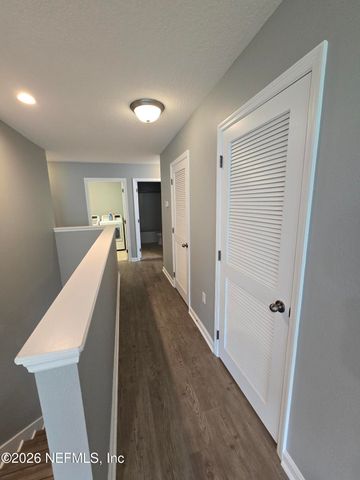 180 THORNLOE Drive, Jacksonville, FL 32259