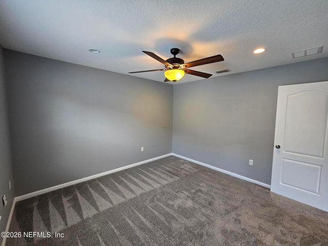 180 THORNLOE Drive, Jacksonville, FL 32259