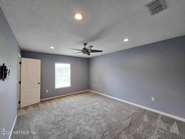 180 THORNLOE Drive, Jacksonville, FL 32259