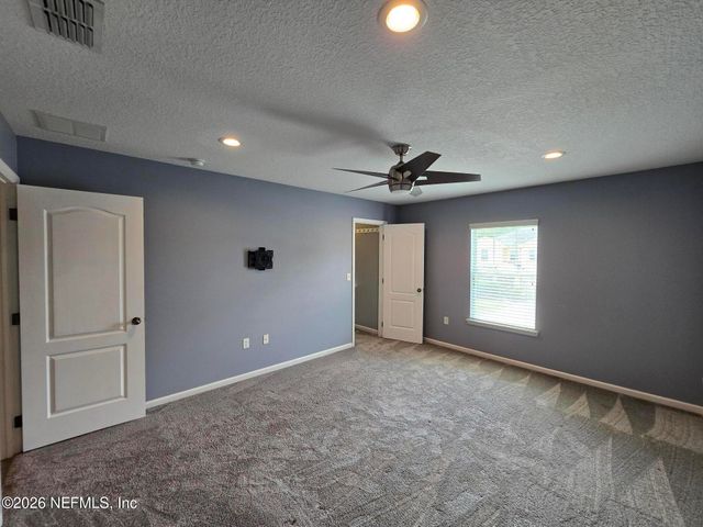 180 THORNLOE Drive, Jacksonville, FL 32259