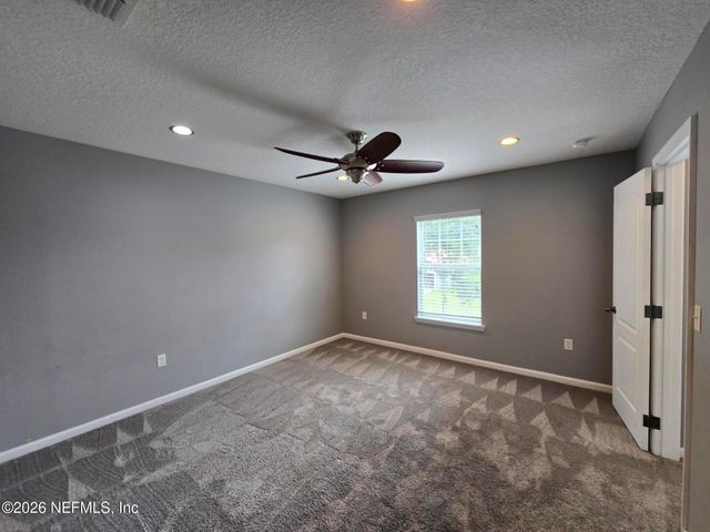 180 THORNLOE Drive, Jacksonville, FL 32259