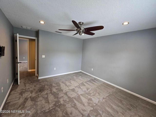 180 THORNLOE Drive, Jacksonville, FL 32259