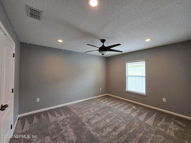 180 THORNLOE Drive, Jacksonville, FL 32259