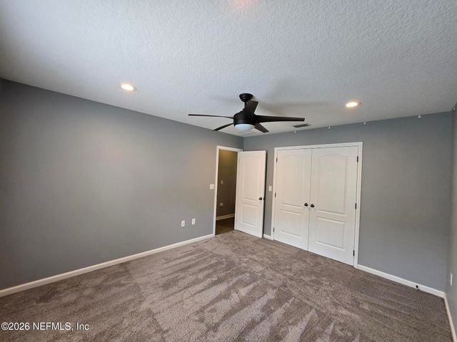 180 THORNLOE Drive, Jacksonville, FL 32259
