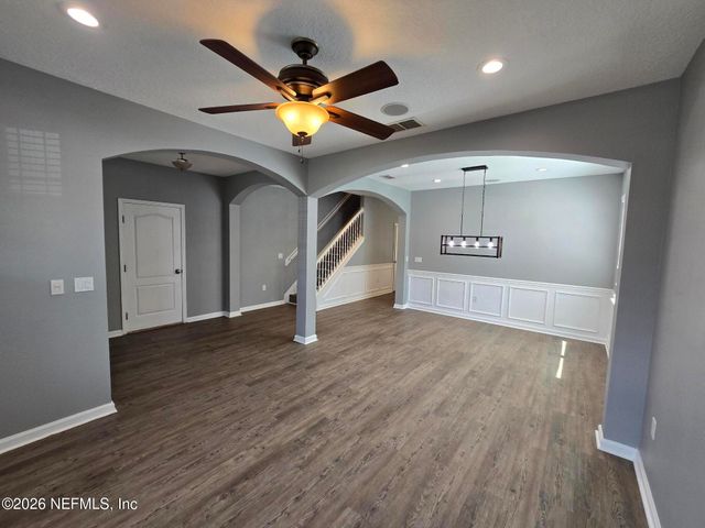 180 THORNLOE Drive, Jacksonville, FL 32259