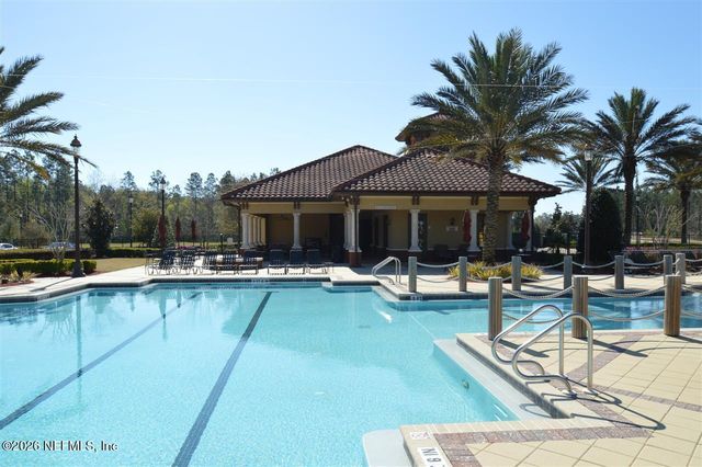 180 THORNLOE Drive, Jacksonville, FL 32259