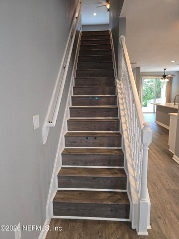 180 THORNLOE Drive, Jacksonville, FL 32259