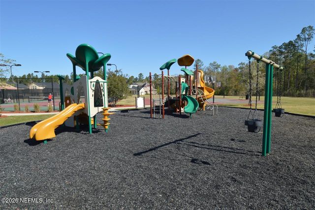 180 THORNLOE Drive, Jacksonville, FL 32259