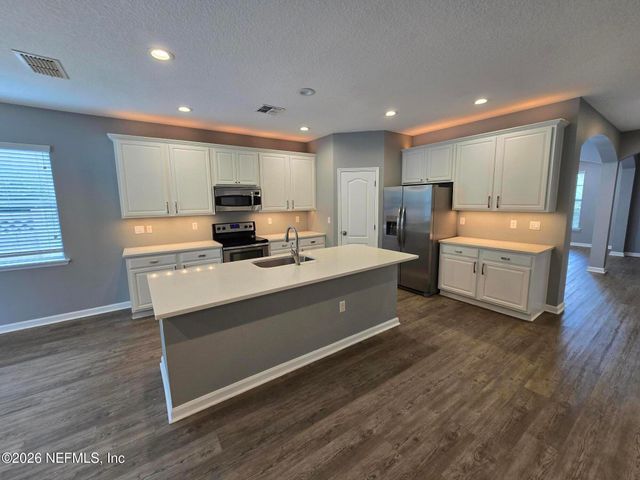 180 THORNLOE Drive, Jacksonville, FL 32259