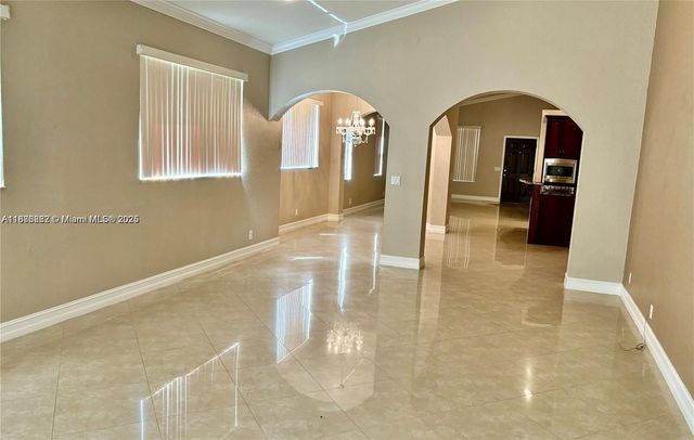 932 Falling Water Rd 932, Weston, FL 33326