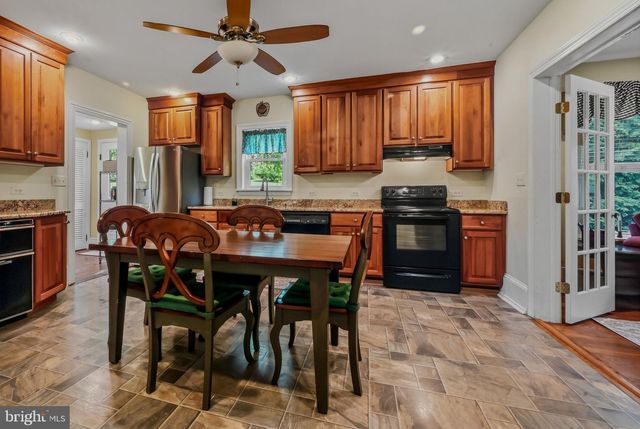 2552 NAAMANS CREEK RD, Marcus Hook, PA 19061