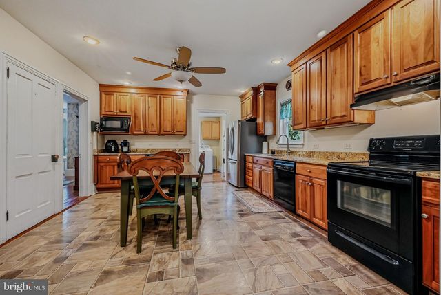 2552 NAAMANS CREEK RD, Marcus Hook, PA 19061