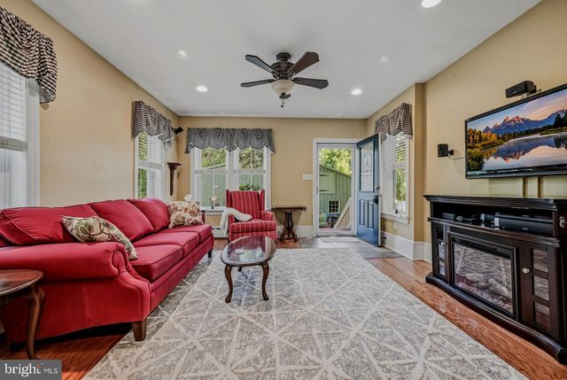 2552 NAAMANS CREEK RD, Marcus Hook, PA 19061