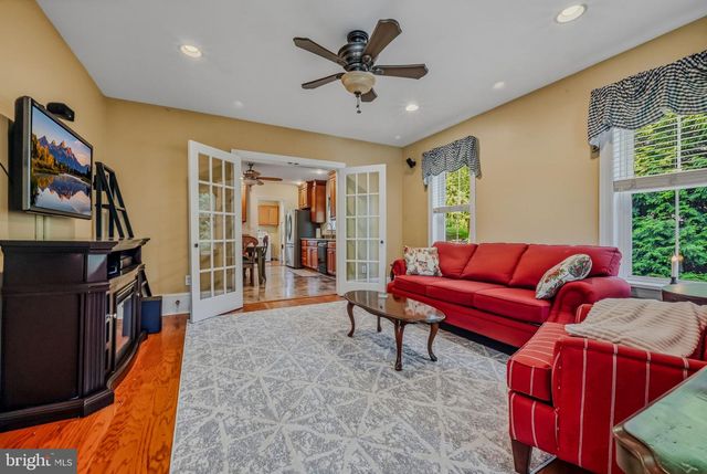 2552 NAAMANS CREEK RD, Marcus Hook, PA 19061